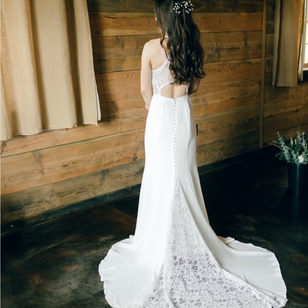 David's Bridal White Lace-Back Wedding Dress